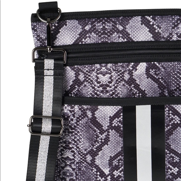 NWT Haute Shore Peyton Vogue Gray Python Crossbody - Picture 2 of 6
